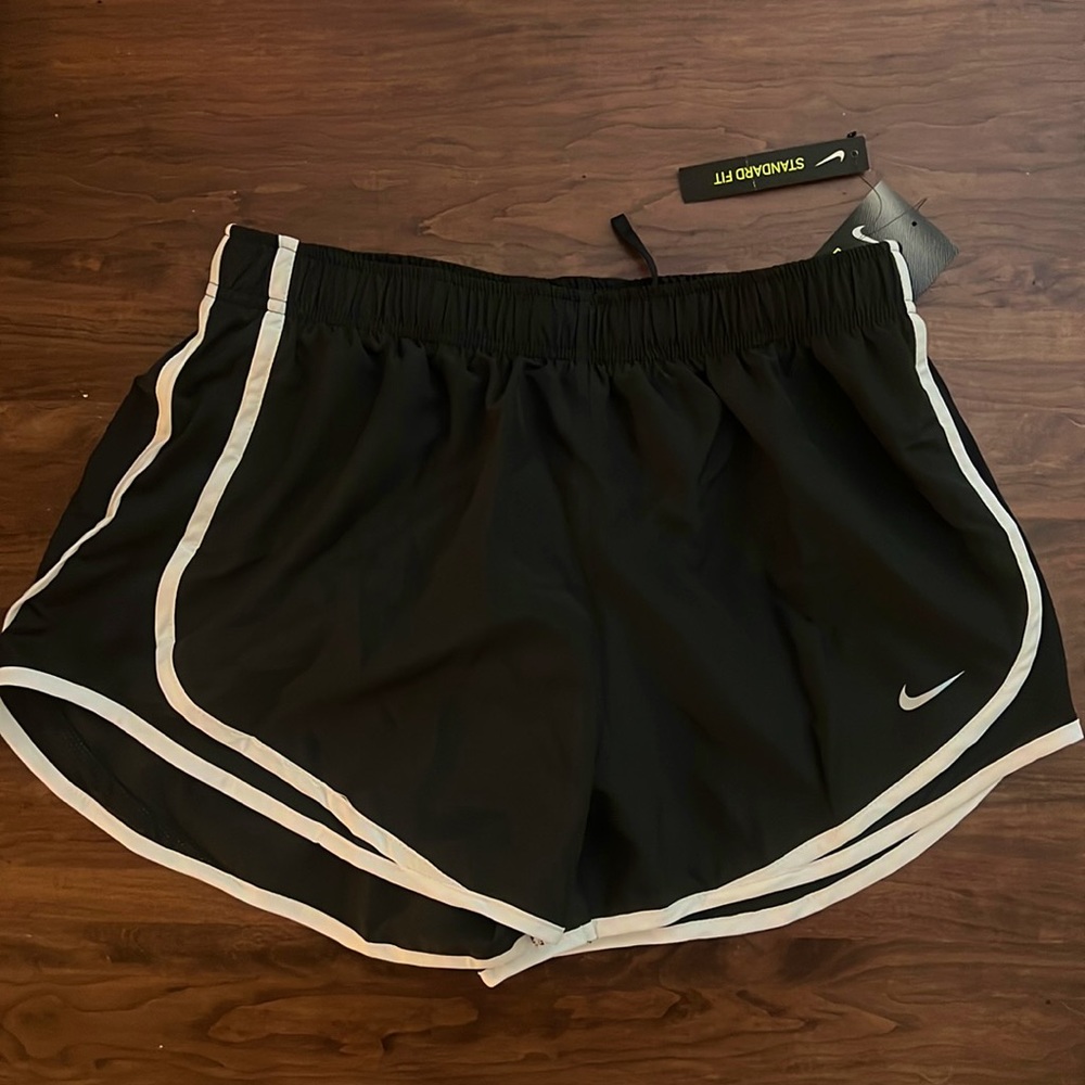 Nike Dri-Fit Standard Fit Shorts. Size M. NFT